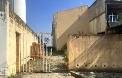 Imagem: A casa possui 2 Dormitórios, 1 Banheiro, 49m² de Área, 80m²