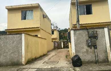 Imagem: A casa possui 2 Dormitórios, 1 Banheiro, 1 Vaga na garagem