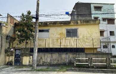 Imagem: A casa possui 3 Dormitórios, 1 Banheiro, 88m² de Área e 297m²