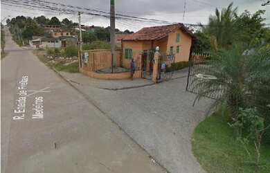 Imagem: A casa possui 2 Dormitórios, 1 Banheiro, 67m² de Área, 43m²