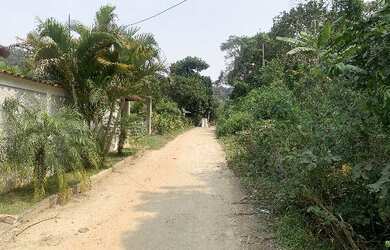 Imagem: A casa possui 1 Dormitório, 1 Banheiro, 61m² de Área e 5800m²