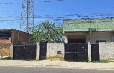 Imagem: A casa possui 2 Dormitórios, 1 Banheiro, 1 Vaga na garagem