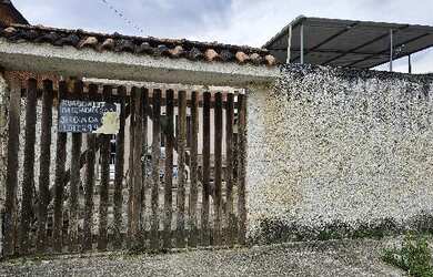 Imagem: A casa possui 2 Dormitórios, 1 Banheiro, 68m² de Área e 180m²