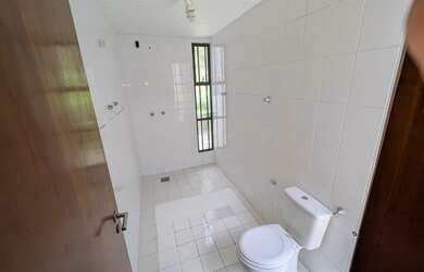 Imagem 16: Casa com 5 dormitórios sendo 3 suítes e 4 vagas de garagem em Florianópolis/SC