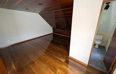 Imagem 8: Casa com 5 dormitórios sendo 3 suítes e 4 vagas de garagem em Florianópolis/SC