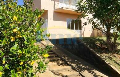 Imagem: A casa em condomínio possui 3 Dormitórios, 3 Banheiros, 2