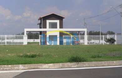 Imagem: O terreno possui 300m² de Área Privada e está localizado