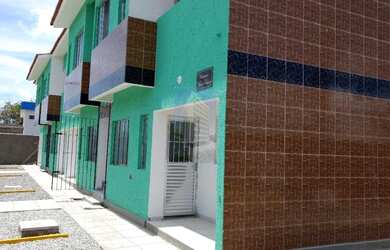 Imagem: A casa possui 2 Dormitórios, 1 Banheiro, 1 Vaga na garagem