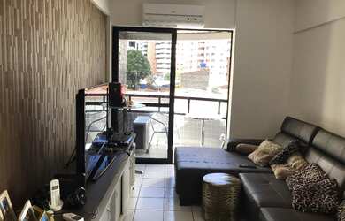 Imagem: O apartamento possui 3 Dormitórios, 1 Suíte, 1 Banheiro, 2