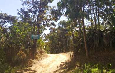 Imagem: A chácara possui 5 Dormitórios, 4 Suítes, 1 Banheiro, 22.266m²