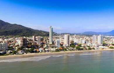 Imagem 2: ![CDATA[Atmo Haus seu apartamento em Porto Belo com 3 suítes entrada e saldo em 72x]]