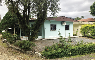 Imagem: O terreno possui 542m² de Área, 115m² de Área Privada e