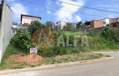 Imagem: O terreno possui 1 Dormitório, 1 Banheiro e 250m² de Área