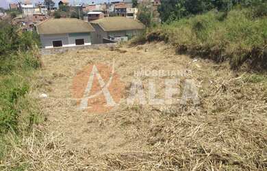 Imagem: O terreno possui 1 Dormitório, 1 Banheiro e 250m² de Área