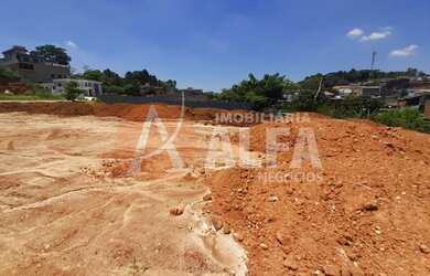 Imagem: O terreno possui 1 Dormitório, 1 Banheiro, 1.105m² de Área