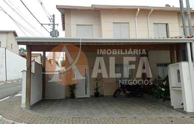 Imagem: A casa possui 3 Dormitórios, 3 Banheiros, 3 Vagas na garagem