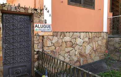 Imagem: A casa possui 2 Dormitórios, 1 Banheiro e está localizado