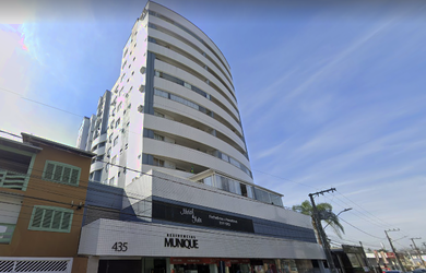 Imagem: A casa possui 3 Dormitórios, 1 Suíte, 2 Banheiros, 1 Vaga