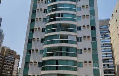 Imagem: 2 dormitórios, 1 suítes, 2 banheiro, 3 vagas na garagem