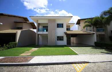 Imagem: A casa em condomínio possui 3 Dormitórios, 2 Suítes, 3 Banheiros