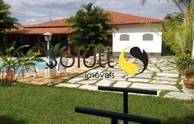 Imagem: A casa possui 4 Dormitórios, 2 Suítes, 3 Banheiros, 5 Vagas