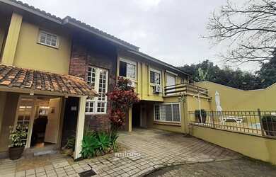 Imagem: A casa em condomínio possui 3 Dormitórios, 2 Banheiros, 1