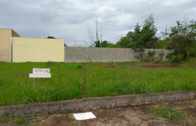 Imagem: O terreno possui 450m² de Área Privada e Imóvel novo e está