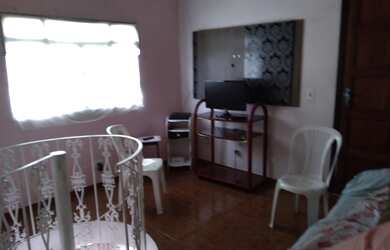 Imagem: A casa possui 3 Dormitórios, 1 Suíte, 4 Banheiros, 4 Vagas