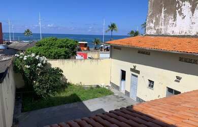 Imagem: A casa e possui 3 Dormitórios, 1 Suíte, 2 Banheiros, 2 Vagas