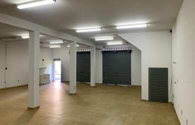 Imagem: A sala comercial possui 3 Dormitórios, 3 Suítes e 2 Banheiros