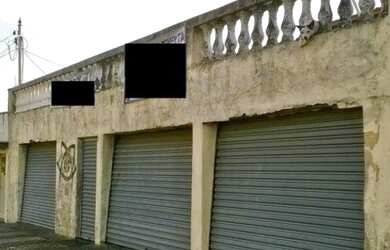 Imagem: A loja possui 4 Dormitórios, 3 Banheiros, 2 Vagas na garagem