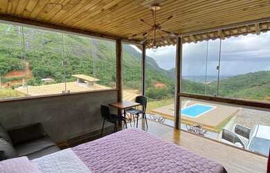 Imagem: A chácara possui 3 Dormitórios, 3 Suítes, 4 Banheiros, 10