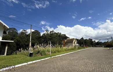 Imagem: O terreno possui 978m² de Área e está localizado em Vale