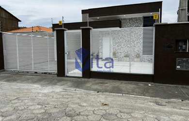 Imagem: A casa possui 3 Dormitórios, 450m² de Área Privada, Imóvel