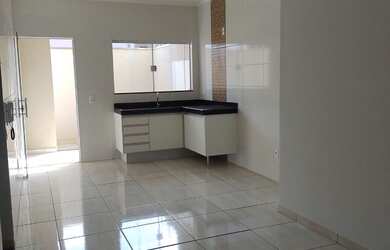 Imagem: O apartamento possui 2 Dormitórios, 1 Suíte, 1 Banheiro, 2