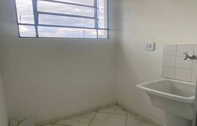 Imagem 2: 2 dormitórios, 1 vaga na garagem, 55M² de Área Construída