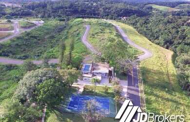 Imagem: O terreno possui 380m² de Área Privada e está localizado