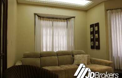 Imagem: A casa em condomínio possui 3 Dormitórios, 1 Suíte, 4 Banheiros