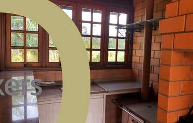 Imagem: A casa em condomínio possui 3 Dormitórios, 3 Banheiros, 6