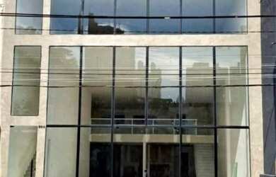 Imagem: O depósito possui 2 Banheiros, 3 Vagas na garagem, 274m² de