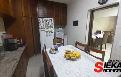 Imagem 4: 3 dormitórios, 1 suítes, 2 banheiro, 2 vagas na garagem, 140M² de Área...