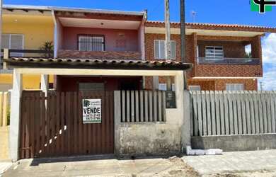 Imagem: A casa possui 2 Dormitórios, 2 Banheiros, 1 Vaga na garagem