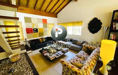 Imagem: A casa possui 3 Dormitórios, 2 Suítes, 4 Banheiros, 4 Vagas