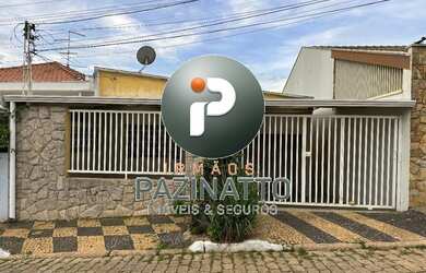 Imagem: A casa possui 2 Dormitórios, 2 Banheiros, 2 Vagas na garagem