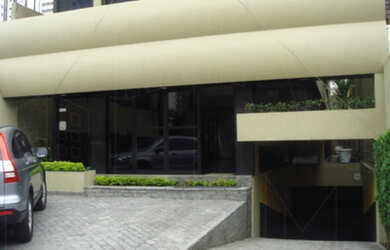 Imagem: A sala comercial possui 10 Banheiros, 18 Vagas na garagem e