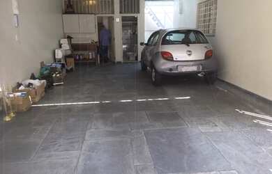 Imagem: A casa possui 3 Dormitórios, 1 Suíte, 4 Banheiros, 4 Vagas