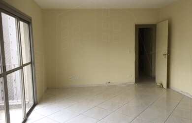 Imagem: O apartamento possui 3 Dormitórios, 1 Banheiro, 1 Vaga na garagem