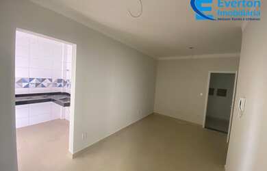 Imagem: O apartamento possui 2 Dormitórios, 1 Suíte, 2 Banheiros