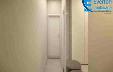 Imagem 13: Casa térrea de 260 m², alto padrão, pé direito duplo, com 3 suítes e 6 vagas