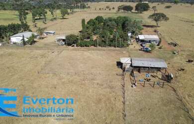 Imagem: A fazenda possui 2 Dormitórios, 1 Banheiro, 7m² de Área e